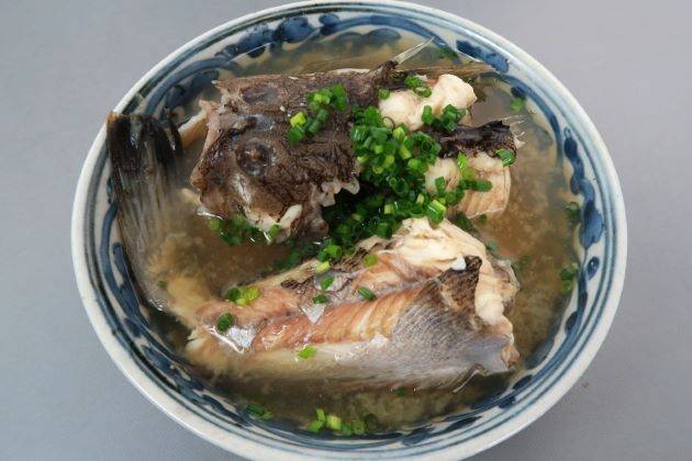 얼룩통구멍